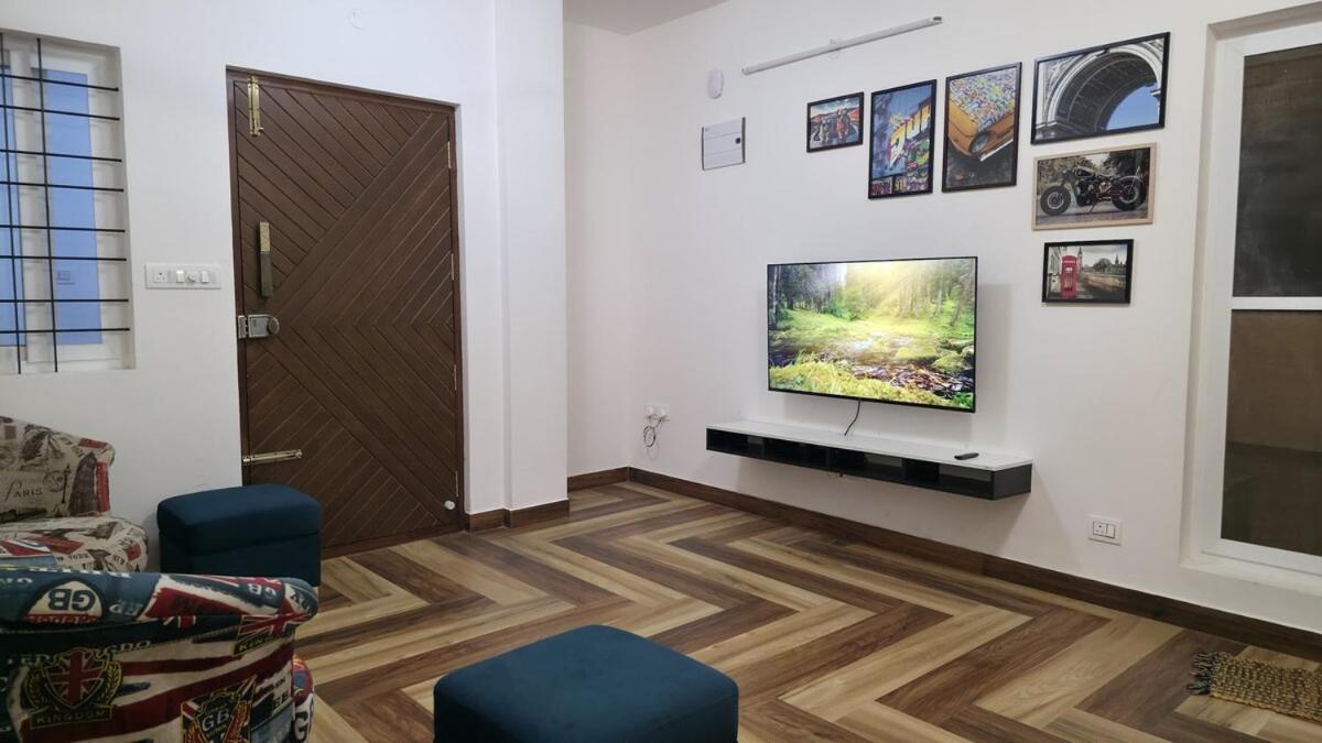 Apartment Ssn - Gayatri Vrindavan Near Play