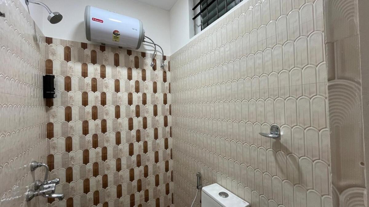 Apartment Ssn - Gayatri Vrindavan Near Play *